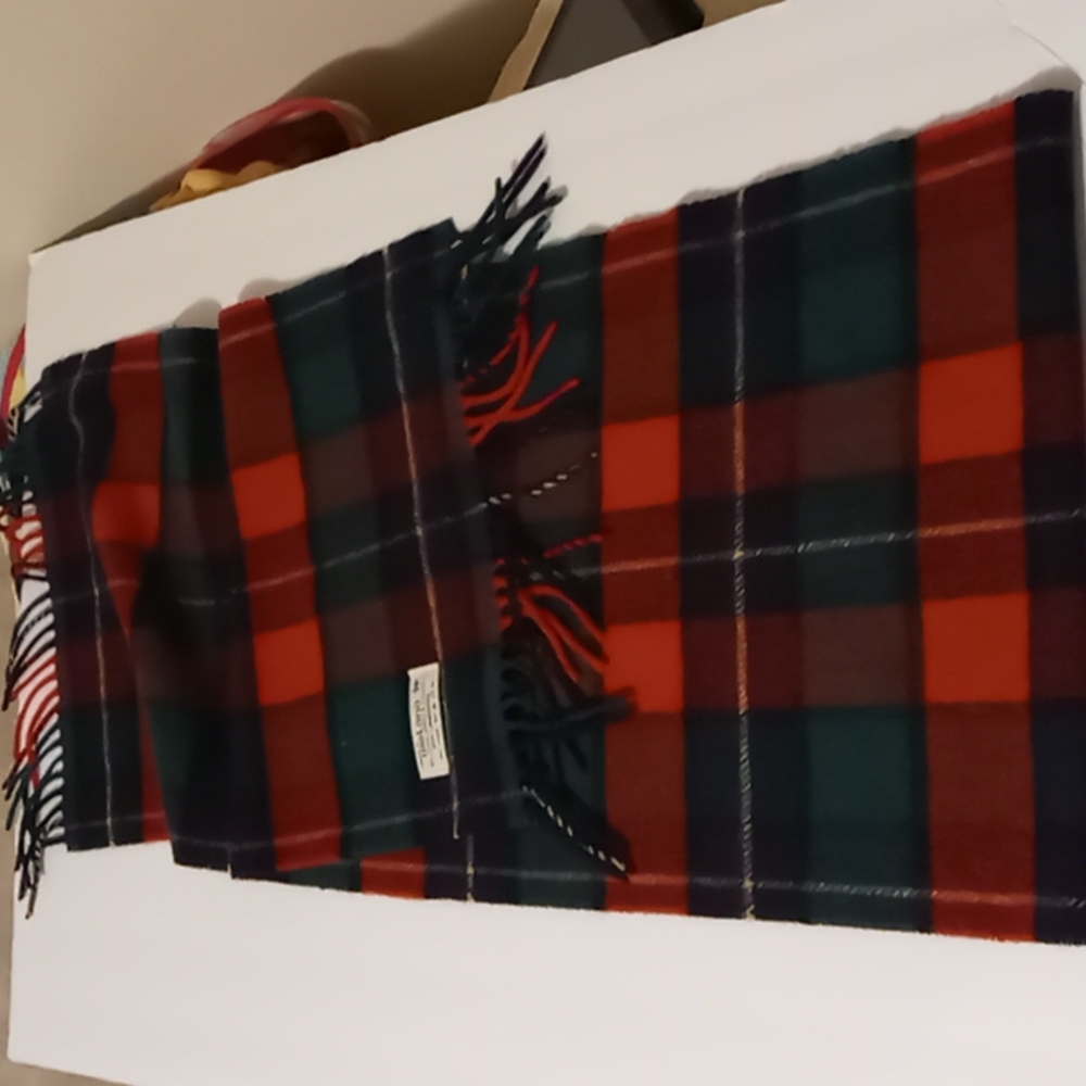 100% Lambswoodl scarf